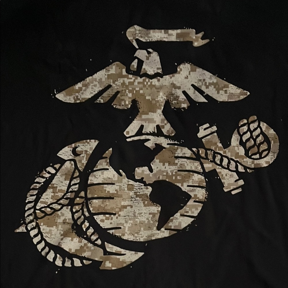 Gildan Black and Tan Short Sleeve Tee with USMC Design